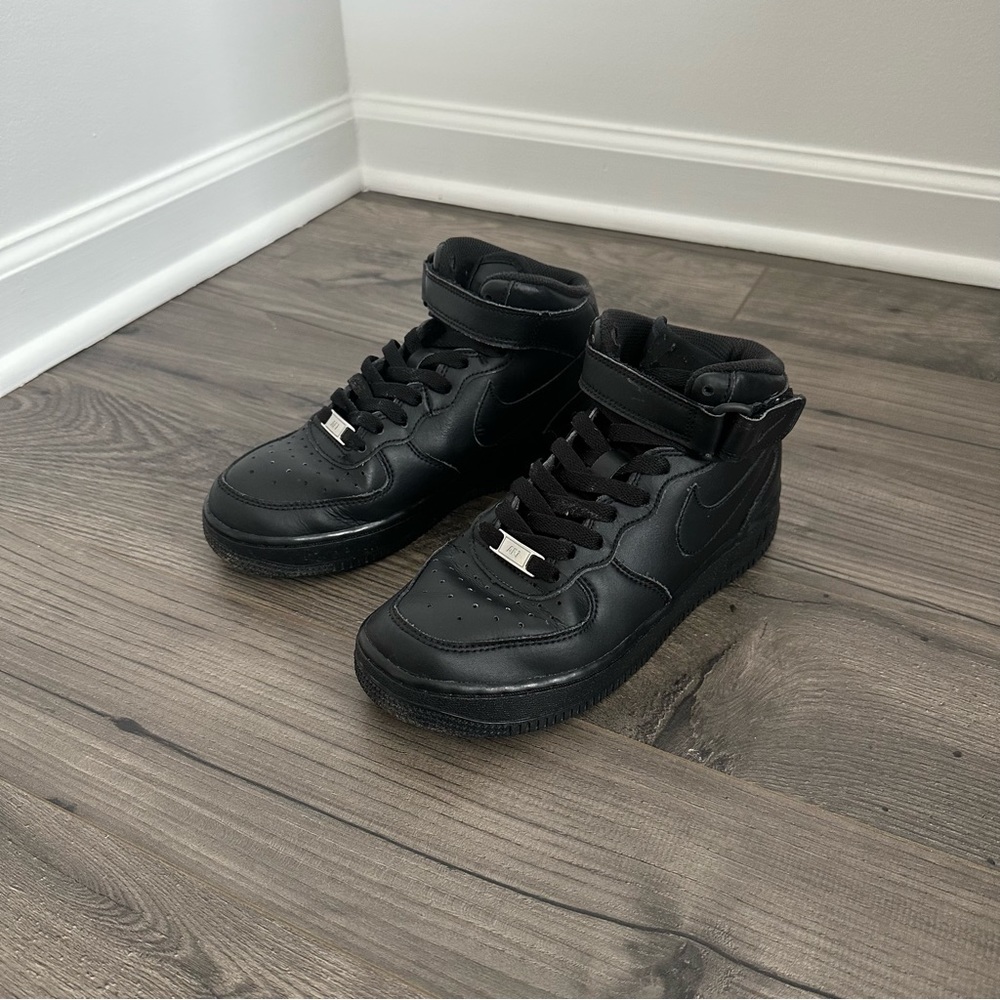Black Nike Youth’s Air Force 1 High